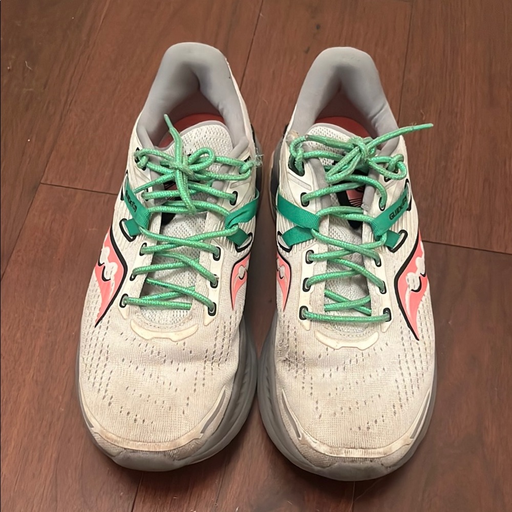 Saucony Guide 16 Women’s Sneakers White/Gravel/Neon Pink/Green Accents